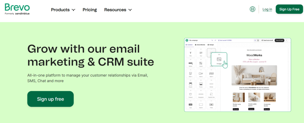 Buenas prácticas de entregabilidad en Brevo 1 A webpage from Brevo, featuring their email marketing and CRM suite. The page highlights tools for managing customer relationships via email, SMS, and chat. A screenshot of the email editor and links for login or free signup are visible.